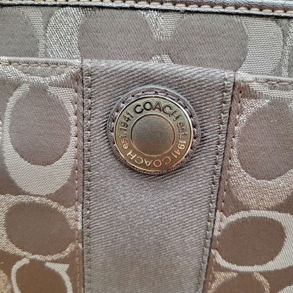 Coach Large Gray Signature Logo Patterned Wristlet, EUC